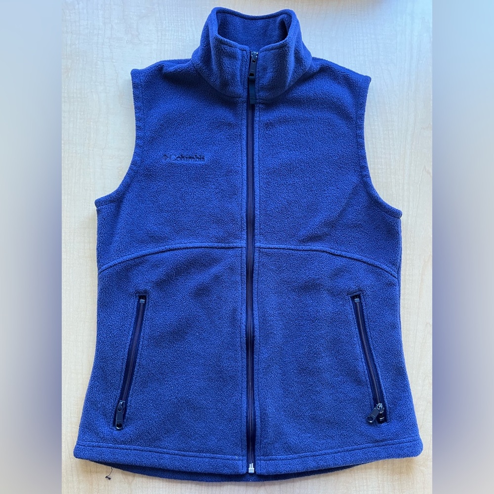 Blue sleeveless Columbia fleece